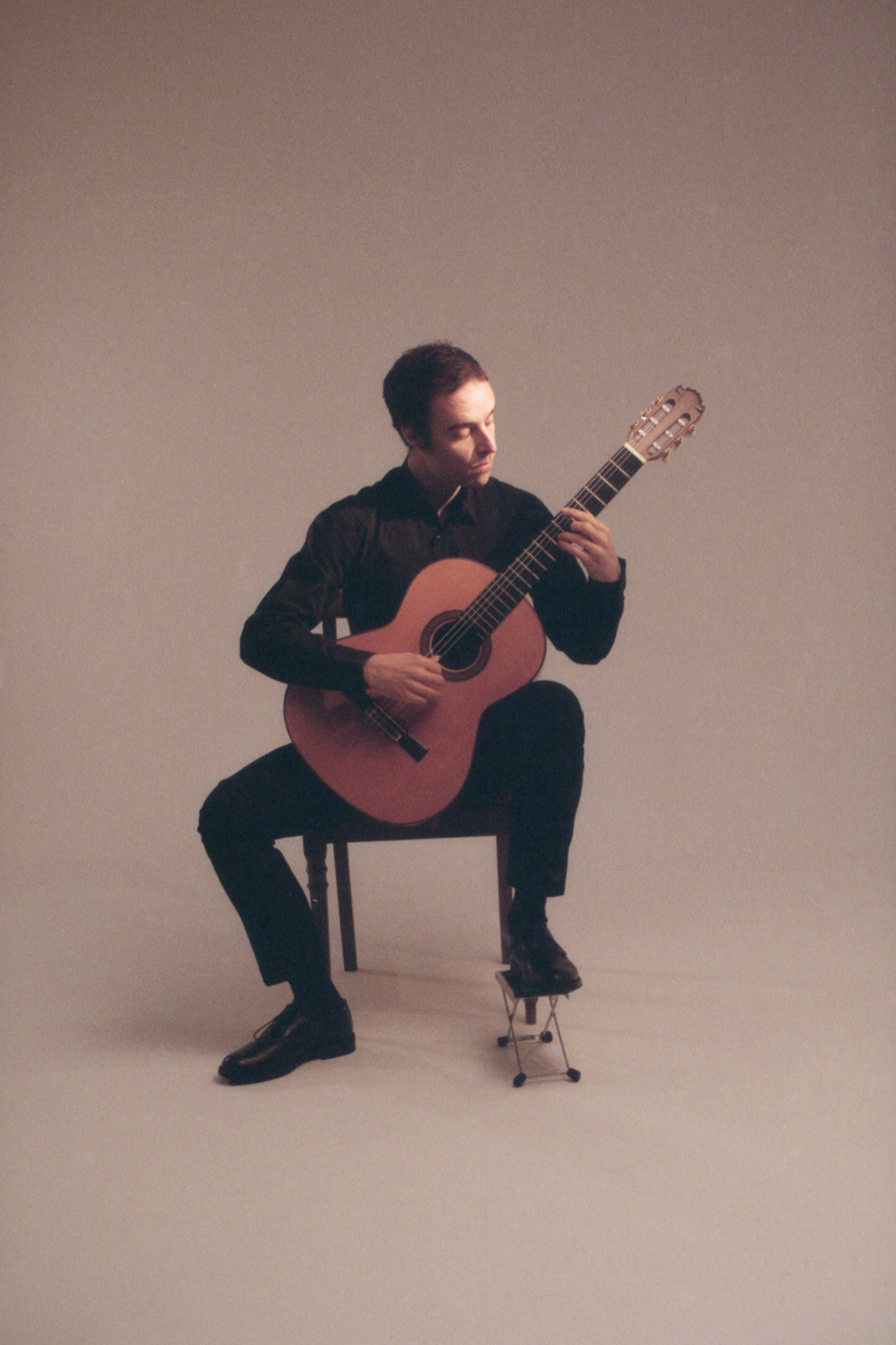 2026_Juan-Guitarra-3.jpg