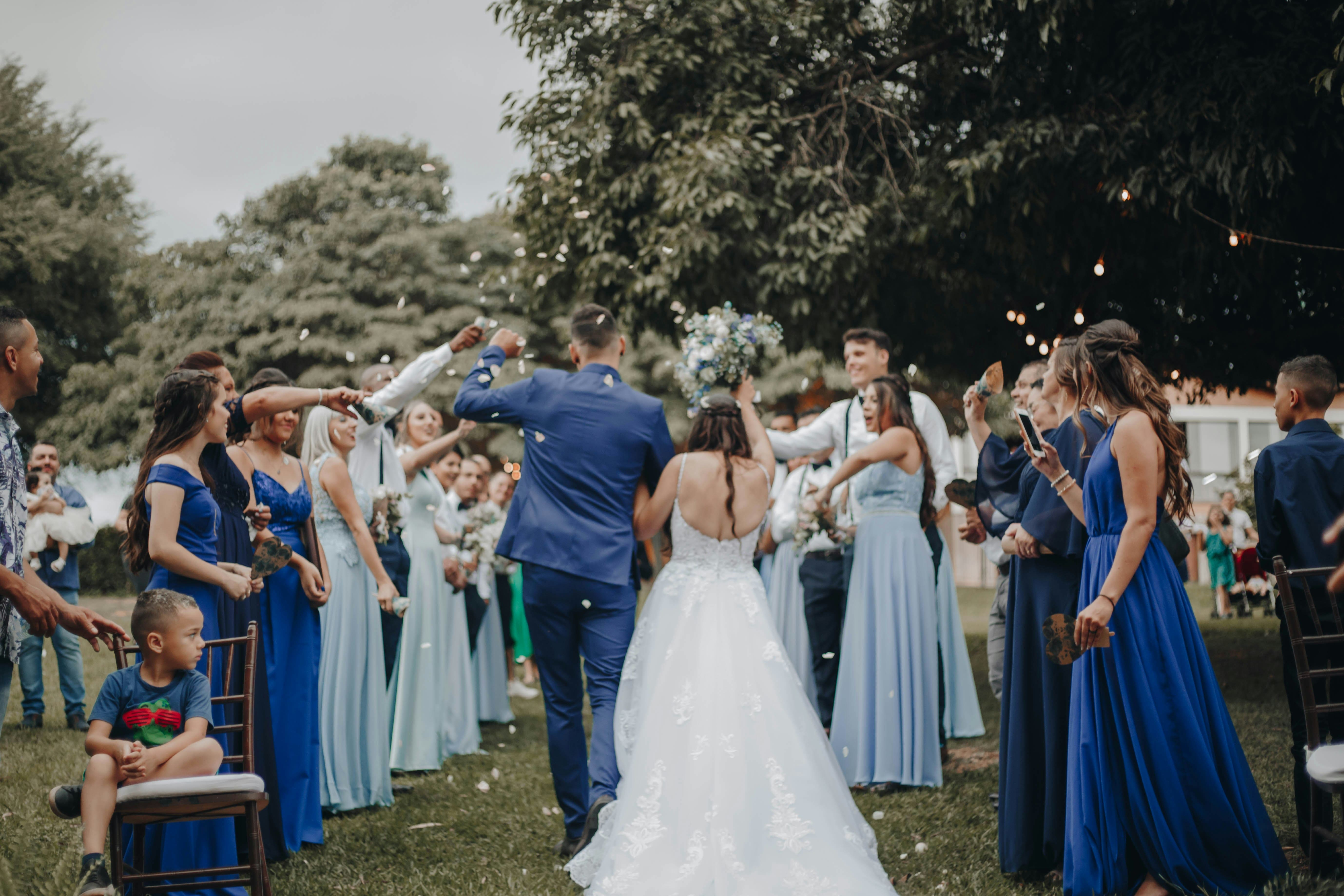 Prescinde del arroz en tu boda salida de lso novios iglesia