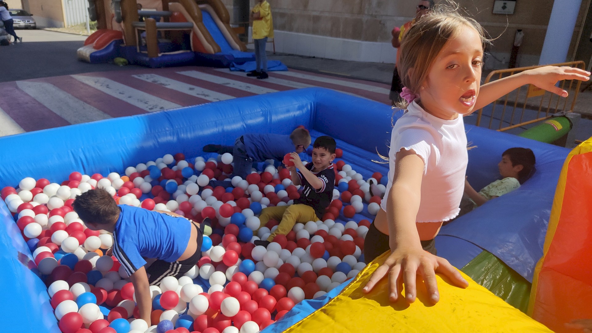 SUPER OFERTA de VERANO a Invierno: Paquete de actividades y espectáculos ROVELL D'OU